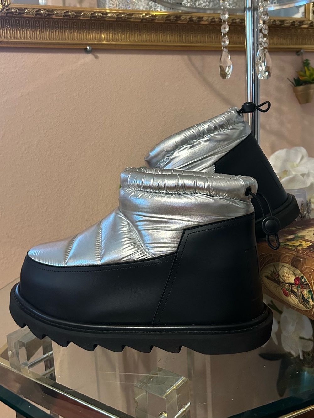 * NEW * UN United Nude Zembla Bubble Bootie Silver Black Quilted Ankle Boot 40
